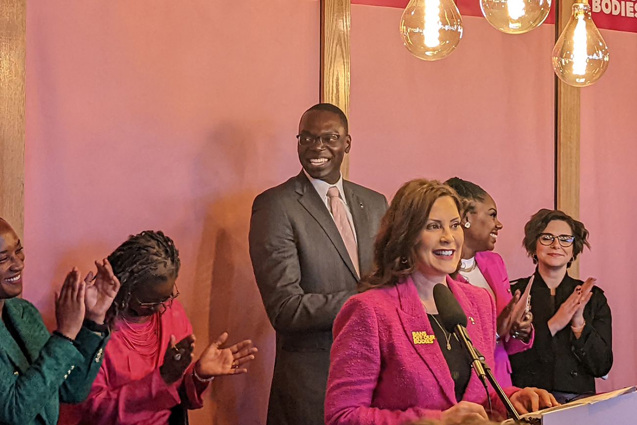 Gov. Whitmer signs repeal of Michigan’s 1931 abortion ban - BridgeDetroit