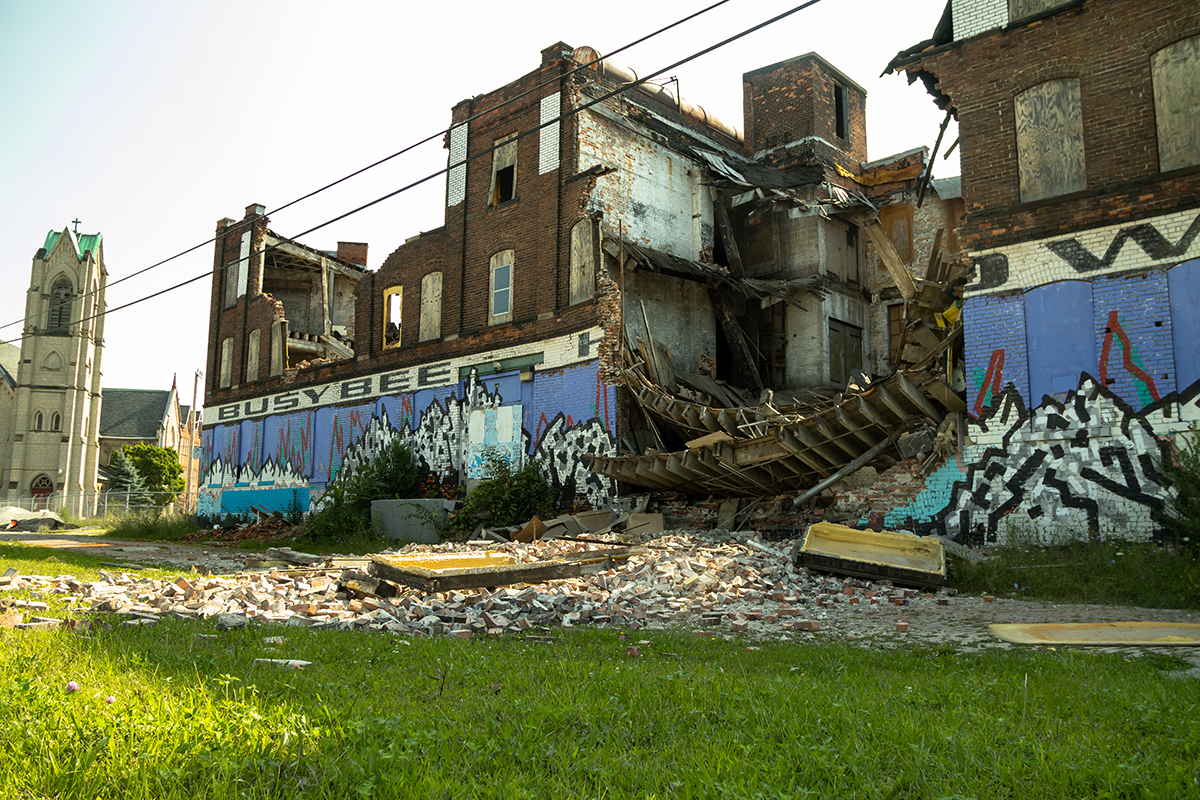 Detroit Crumbling Delay of key Eastern Market development has Detroit, neighbor losing ...
