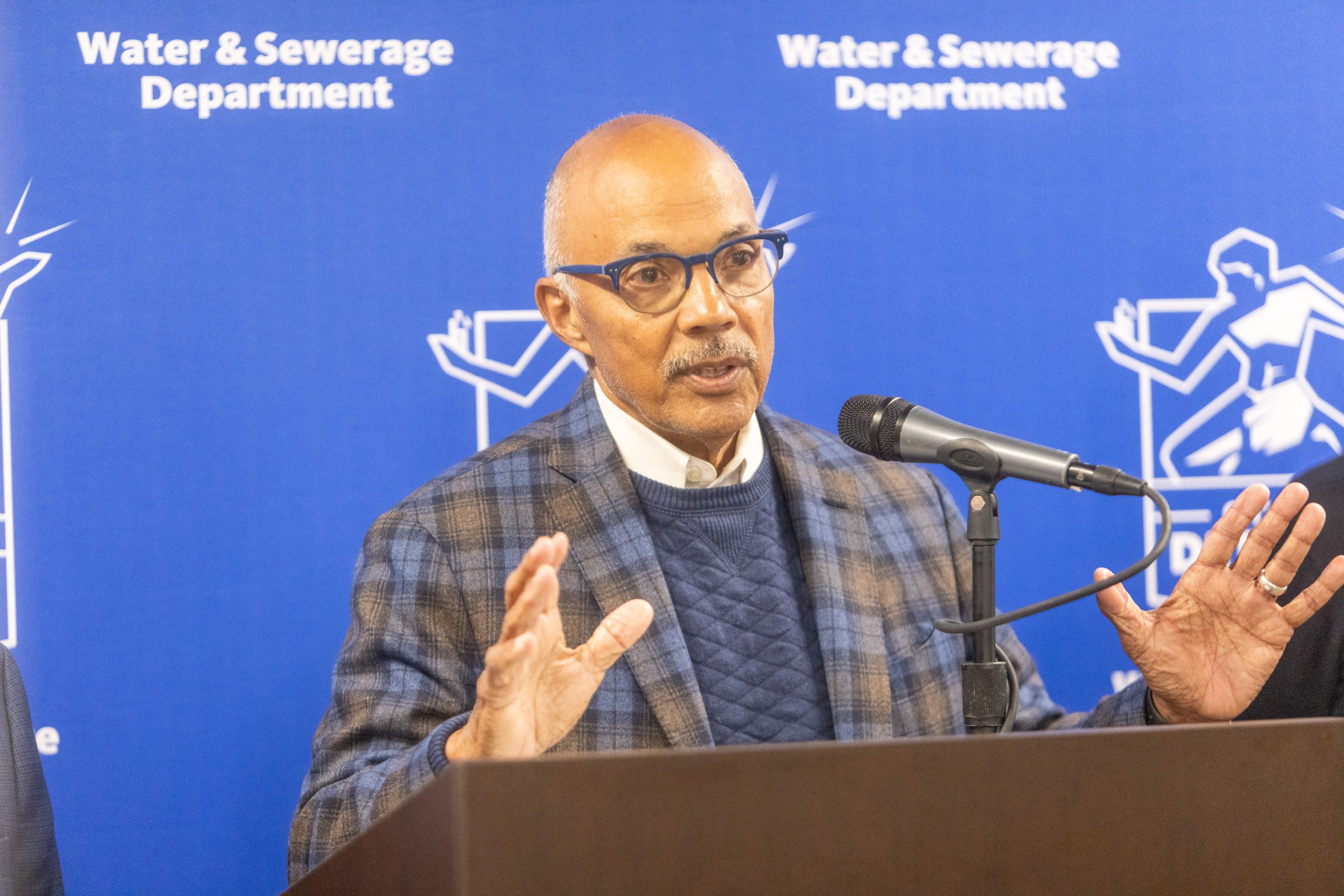 Detroit to repair 9,000 faulty alley sewer lines for free by 2030